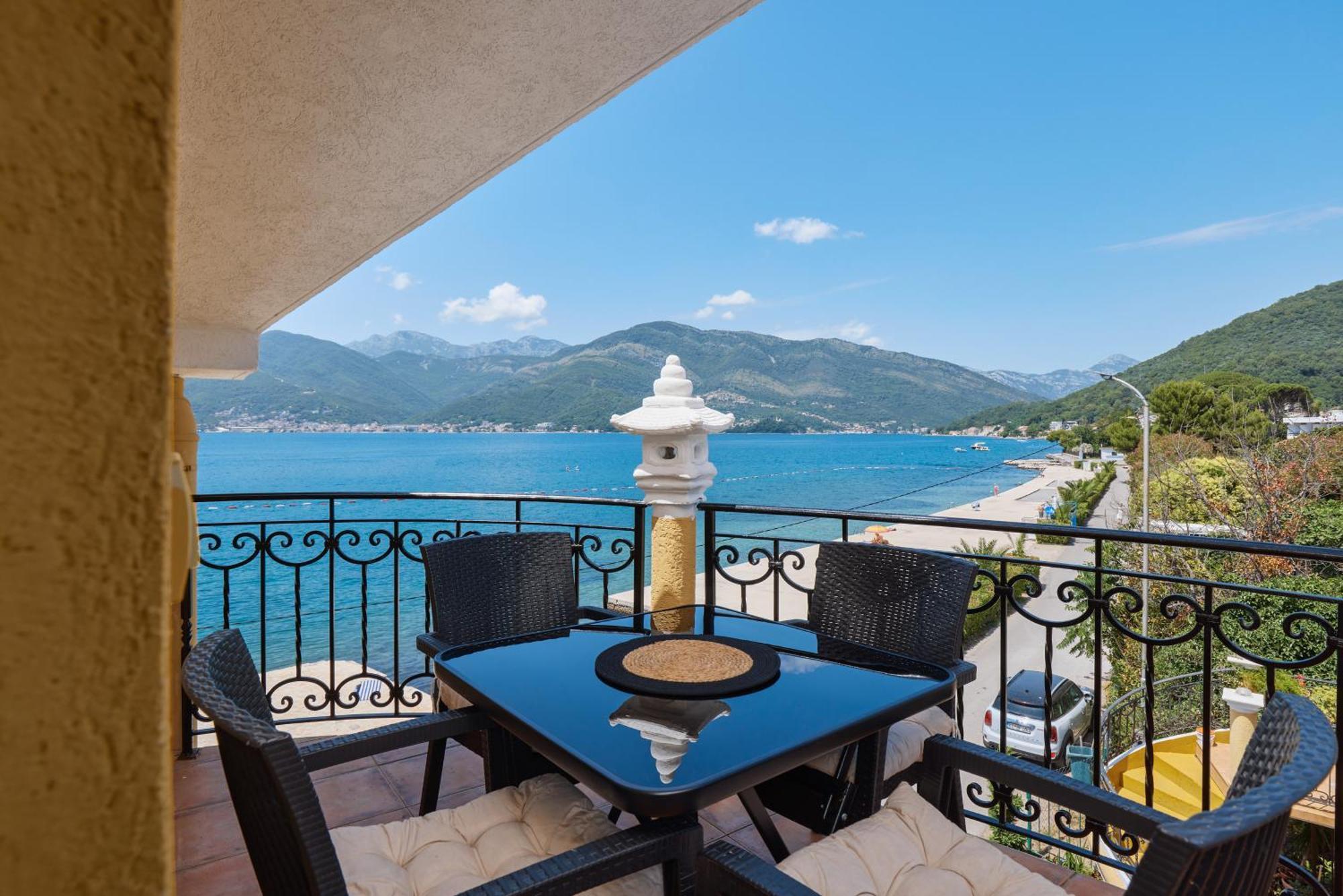 Apartment Villa Marija Tivat Eksteriør billede