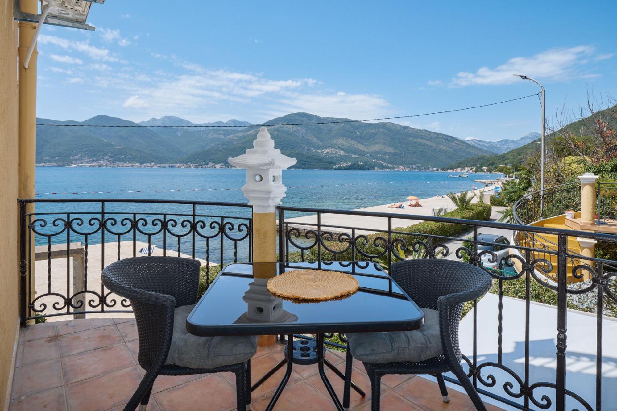 Apartment Villa Marija Tivat Eksteriør billede